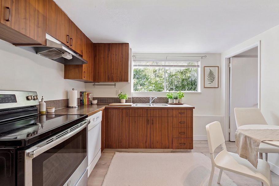 1949 Mahon Avenue North Vancouver, BC - 15
