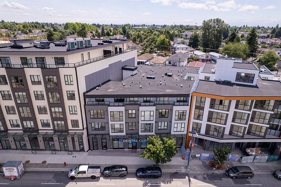 207 3050 Kingsway Vancouver, BC - 1