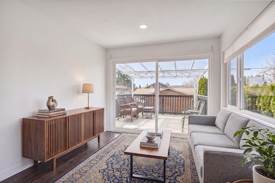 1949 Mahon Avenue North Vancouver, BC - 2