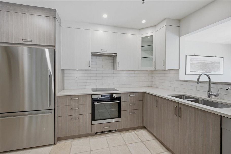 308 5880 Hampton Place Vancouver, BC - 8
