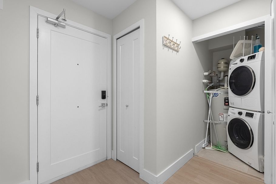 207 3050 Kingsway Vancouver, BC - 9