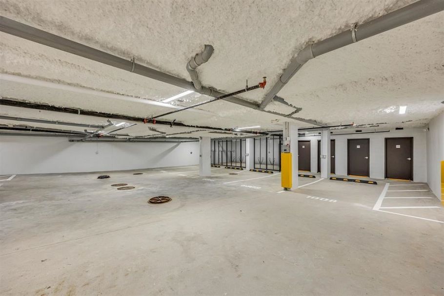 1016 W 52nd Avenue Vancouver, BC - 23