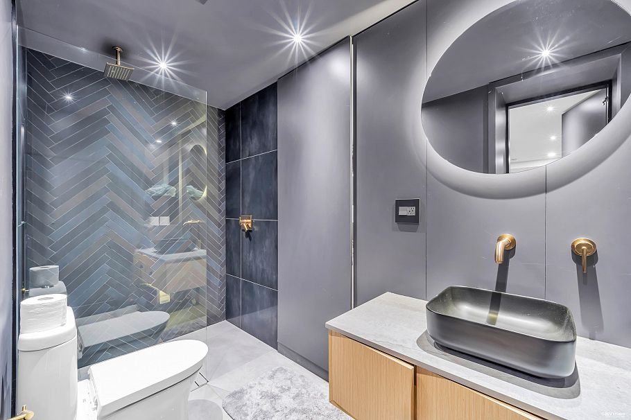 265 E Keith Road North Vancouver, BC - 39