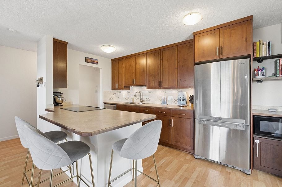 304 252 W 2nd Street North Vancouver, BC - 6