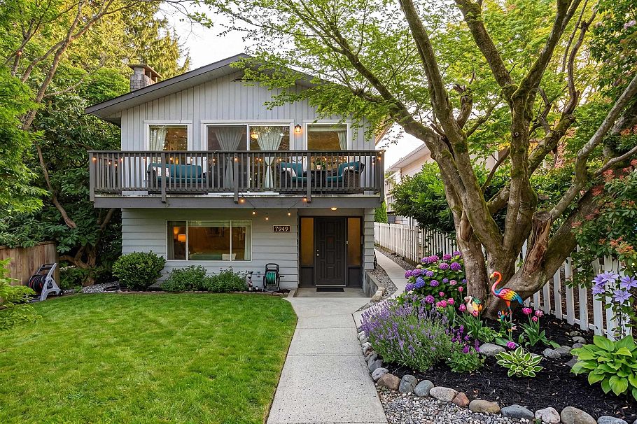 1949 Mahon Avenue North Vancouver, BC - 1