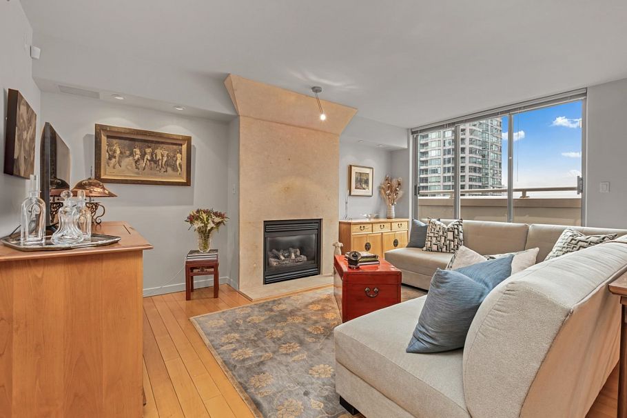 1404 819 Hamilton Street Vancouver, BC - 3