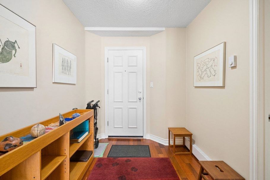 2419 W 1st Avenue Vancouver, BC - 17