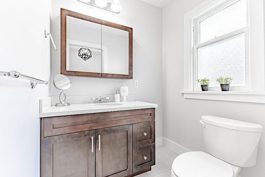 6713 Arbutus Street Vancouver, BC - 15