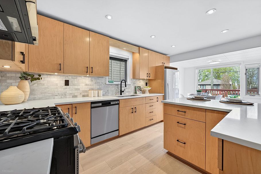 4377 W 12th Avenue Vancouver, BC - 13