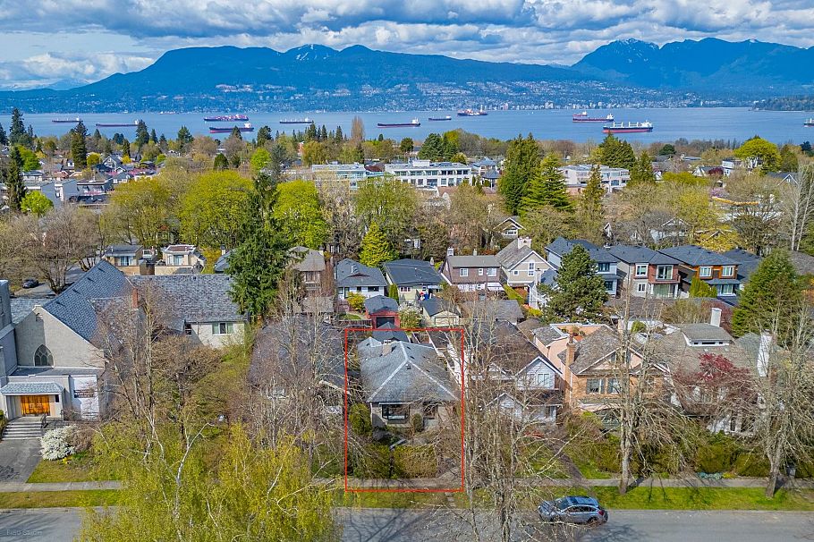 4377 W 12th Avenue Vancouver, BC - 3