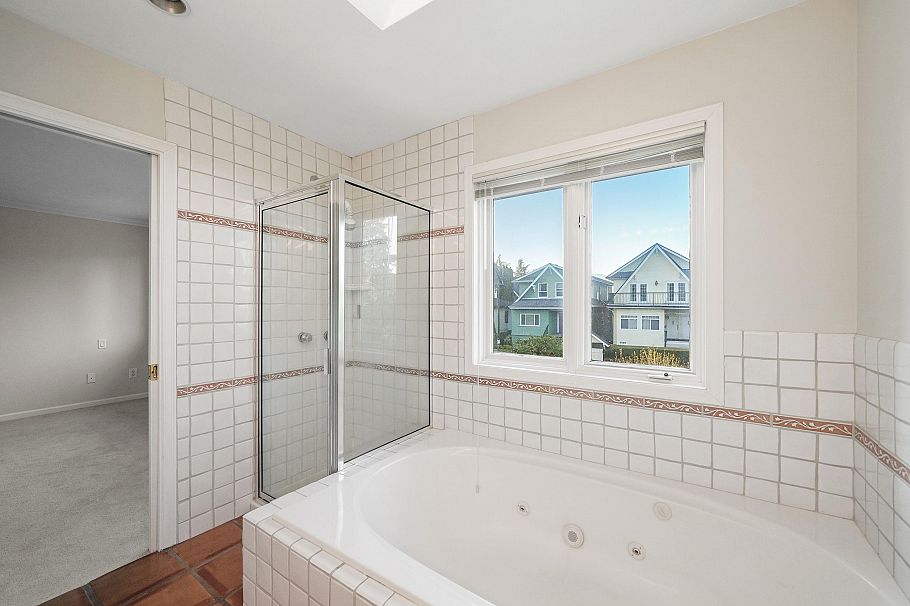 3174 W 3rd Avenue Vancouver, BC - 24