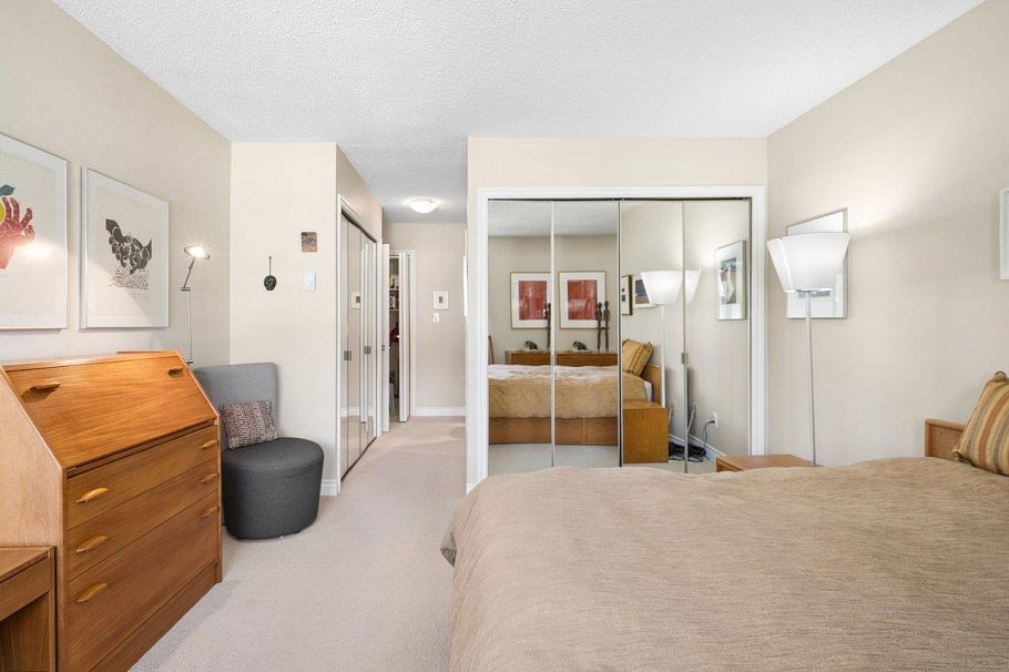 2419 W 1st Avenue Vancouver, BC - 4