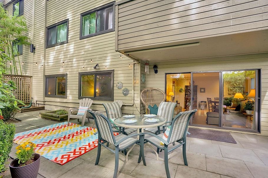 104 1424 Walnut Street Vancouver, BC - 2