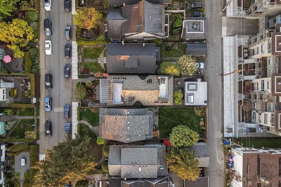 3174 W 3rd Avenue Vancouver, BC - 34