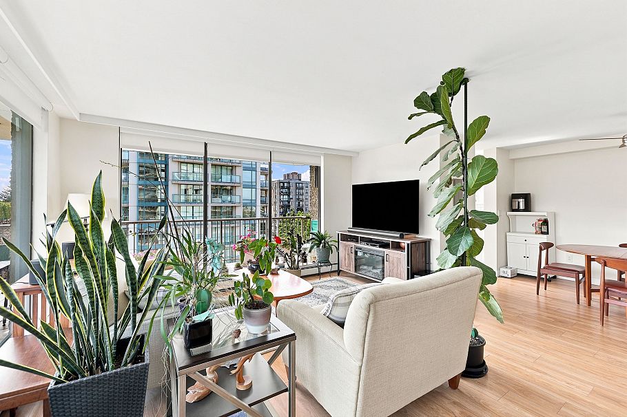 803 140 E Keith Road North Vancouver, BC - 9