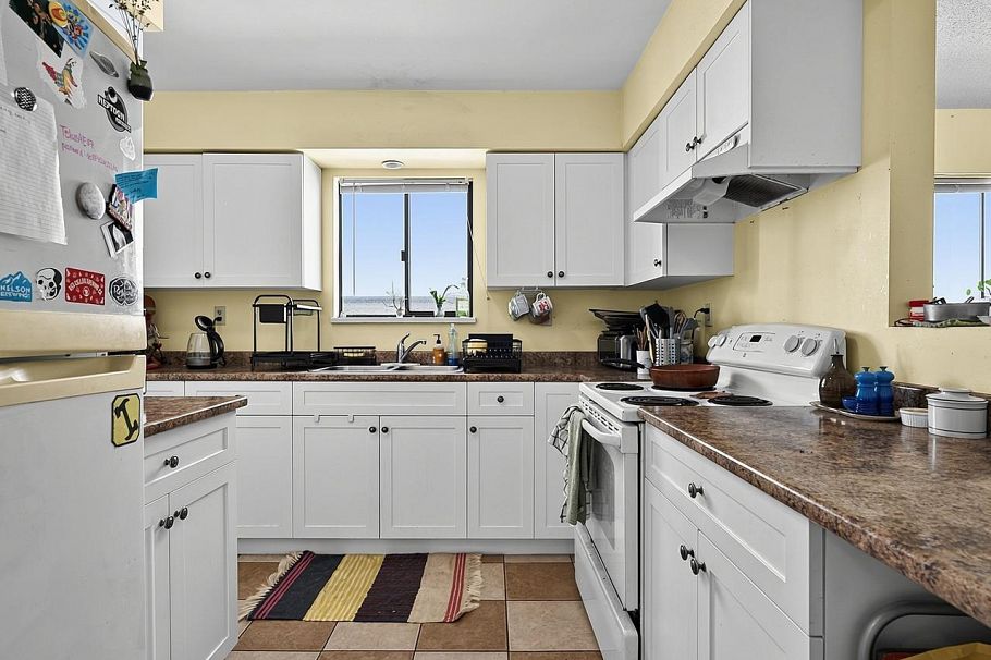 442 E 10th Avenue Vancouver, BC - 4