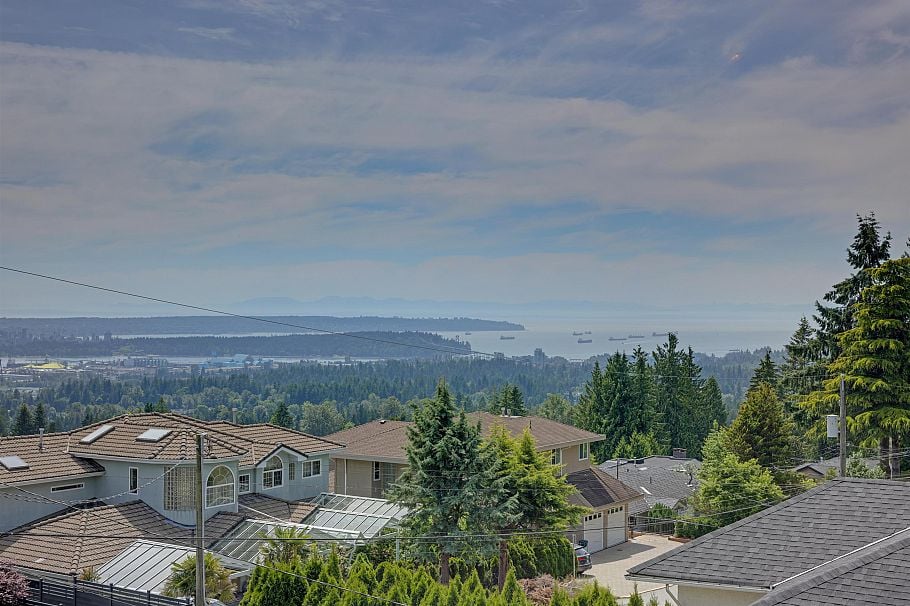 3821 Lonsdale Avenue North Vancouver, BC - 12