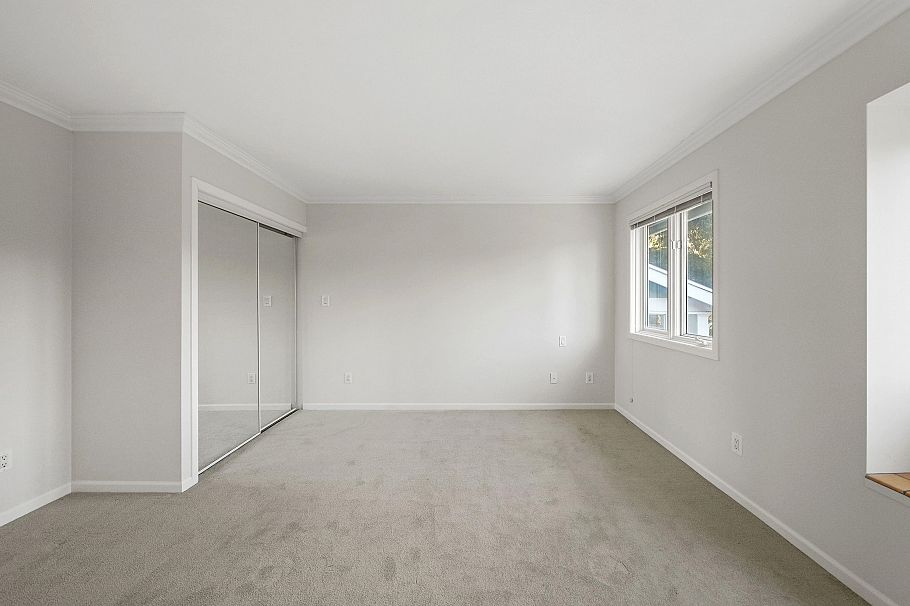 3174 W 3rd Avenue Vancouver, BC - 22