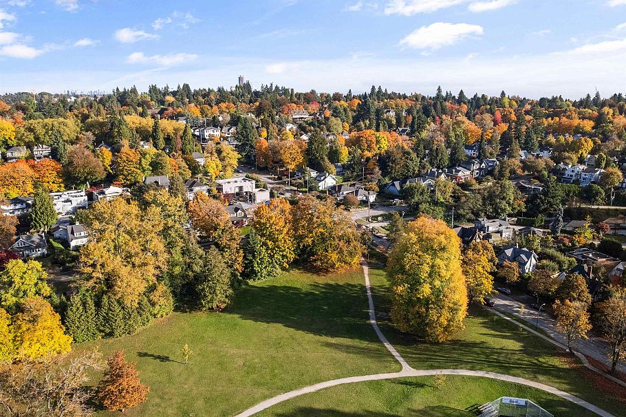 1830 W 33rd Avenue Vancouver, BC - 25