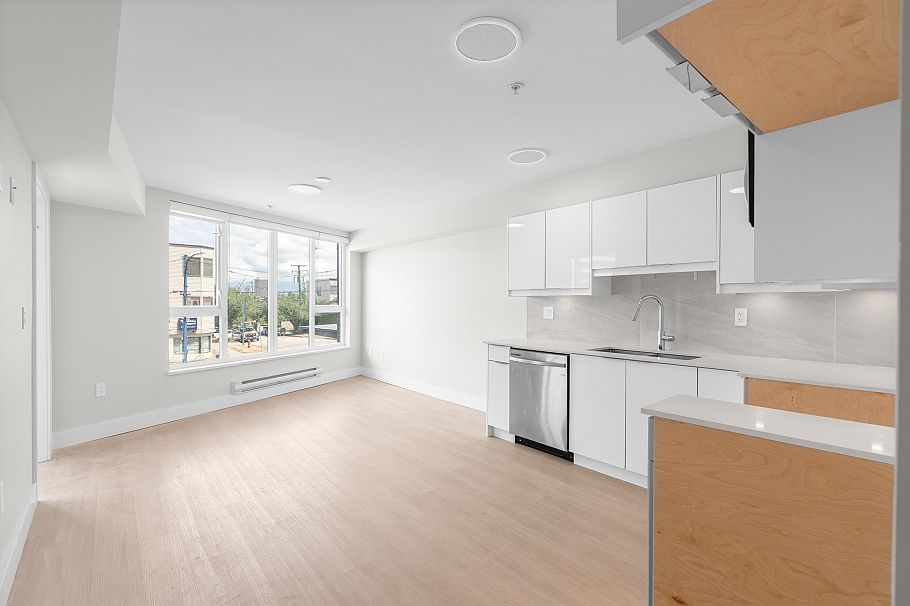 207 3050 Kingsway Vancouver, BC - 14
