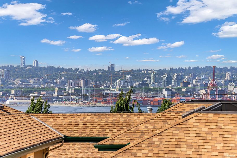 265 E Keith Road North Vancouver, BC - 31