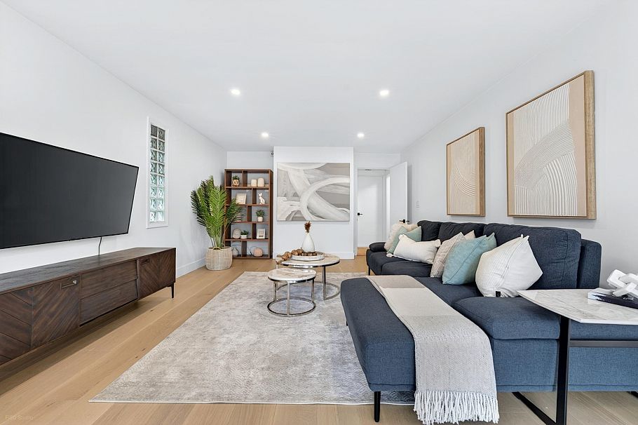 4377 W 12th Avenue Vancouver, BC - 11