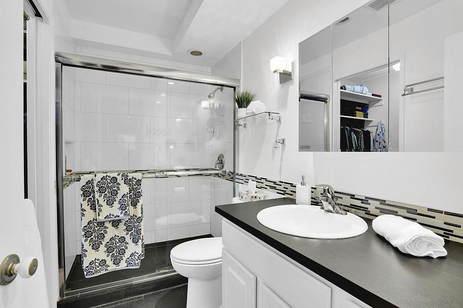104 1424 Walnut Street Vancouver, BC - 17