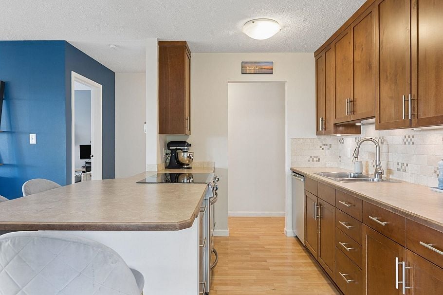 304 252 W 2nd Street North Vancouver, BC - 10