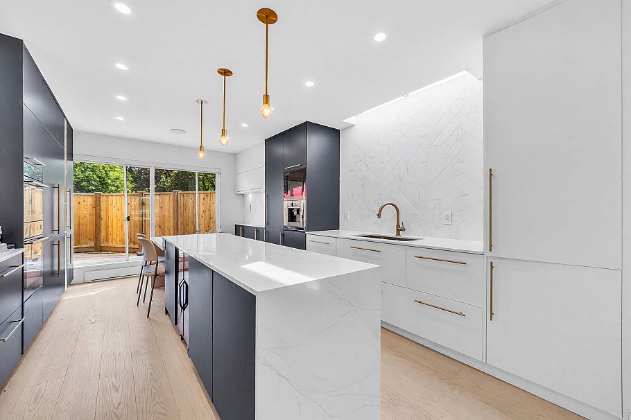 265 E Keith Road North Vancouver, BC - 6