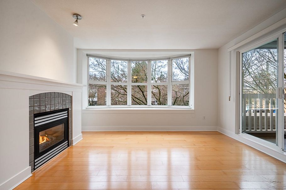 203 1858 W 5th Avenue Vancouver, BC - 2