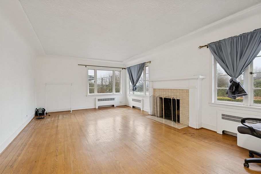 1830 W 33rd Avenue Vancouver, BC - 9