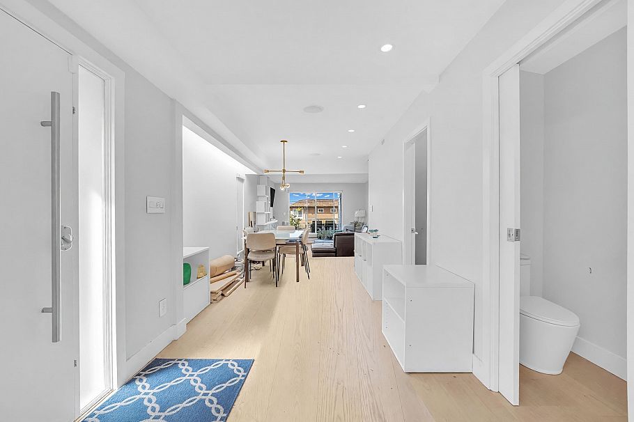 265 E Keith Road North Vancouver, BC - 8
