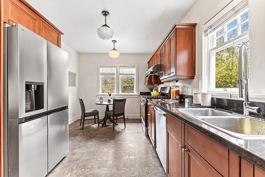 6713 Arbutus Street Vancouver, BC - 19
