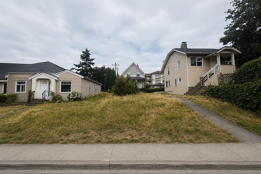 1237 E Broadway Vancouver, BC - 7