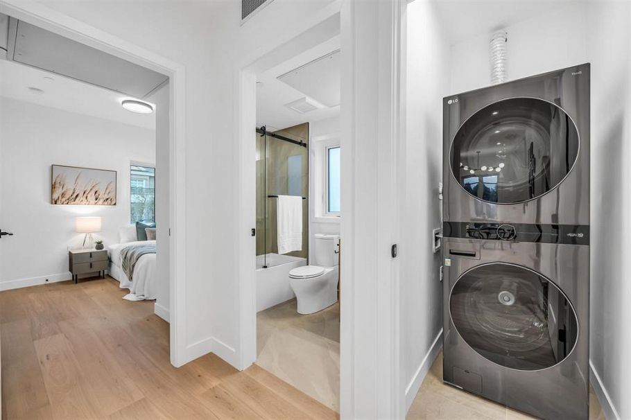 1016 W 52nd Avenue Vancouver, BC - 17