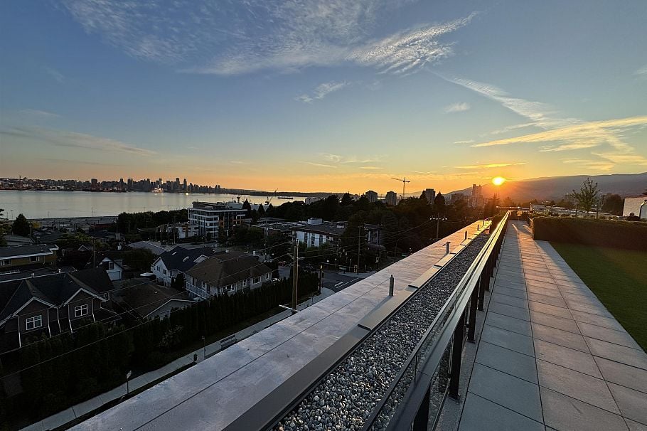 309 422 E 3rd Street North Vancouver, BC - 11