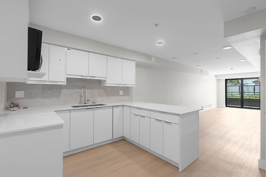 207 3050 Kingsway Vancouver, BC - 30