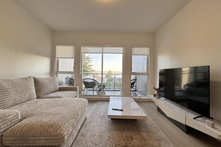309 422 E 3rd Street North Vancouver, BC - 3