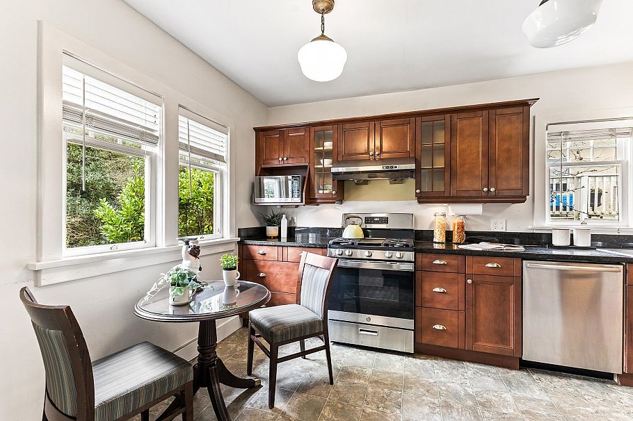 6713 Arbutus Street Vancouver, BC - 7