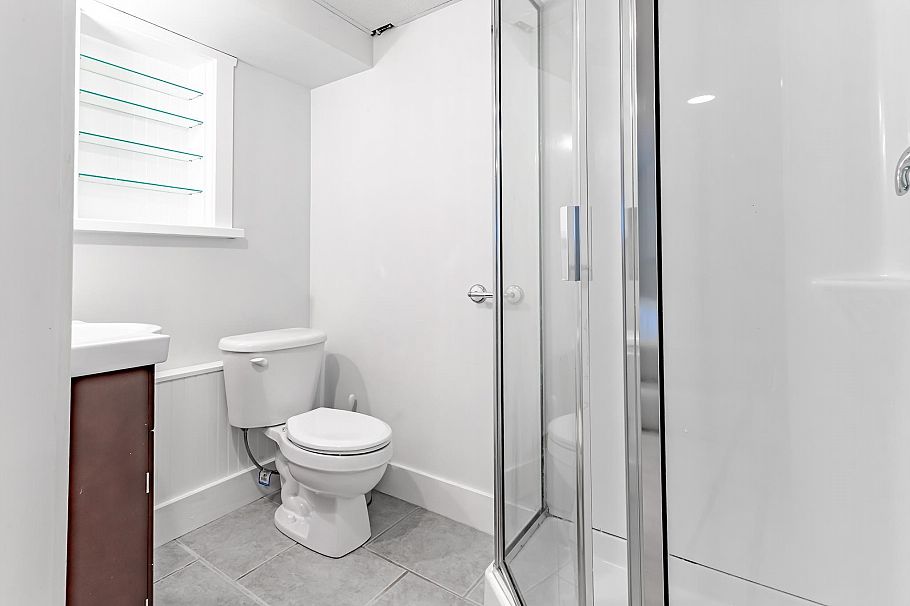 6713 Arbutus Street Vancouver, BC - 25