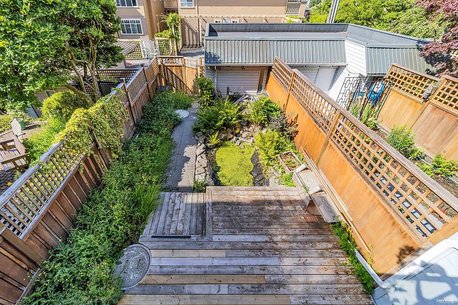 265 E Keith Road North Vancouver, BC - 33