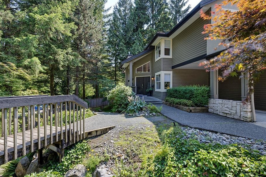 20 1900 Indian River Crescent North Vancouver, BC - 35