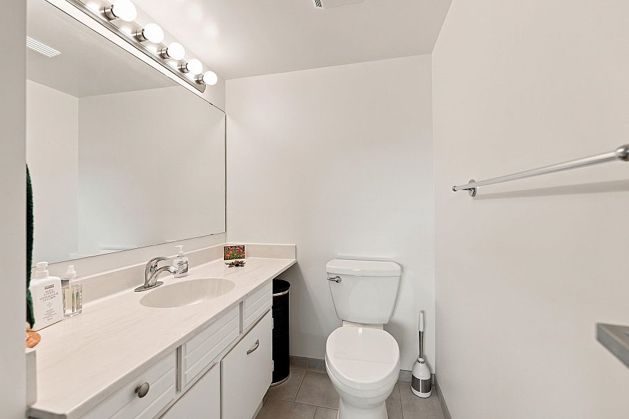 803 140 E Keith Road North Vancouver, BC - 28