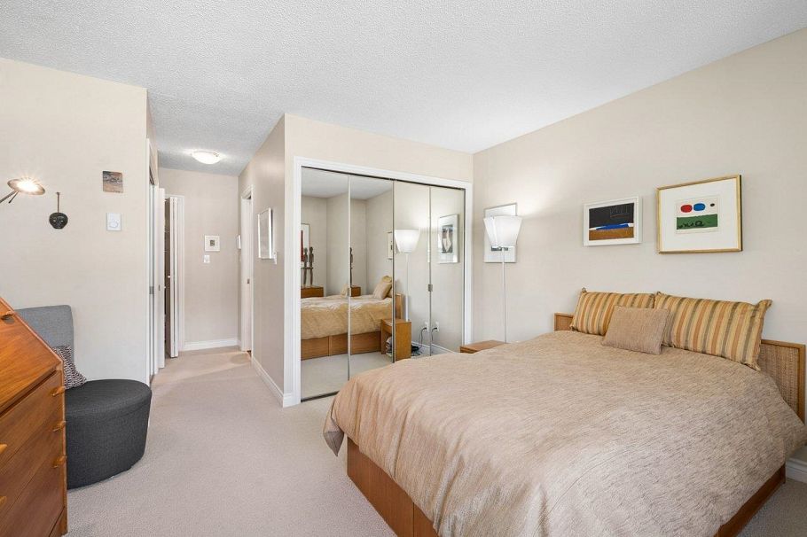 2419 W 1st Avenue Vancouver, BC - 1