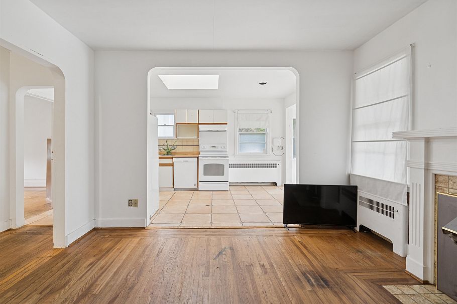1830 W 33rd Avenue Vancouver, BC - 10