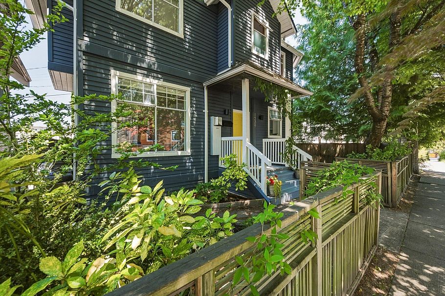 1239 E 22nd Avenue Vancouver, BC - 27