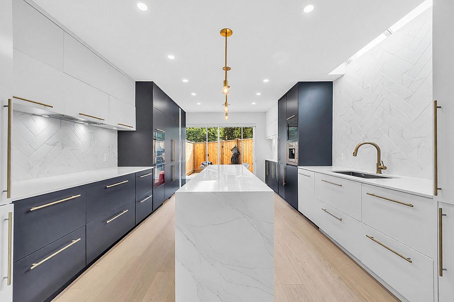 265 E Keith Road North Vancouver, BC - 5