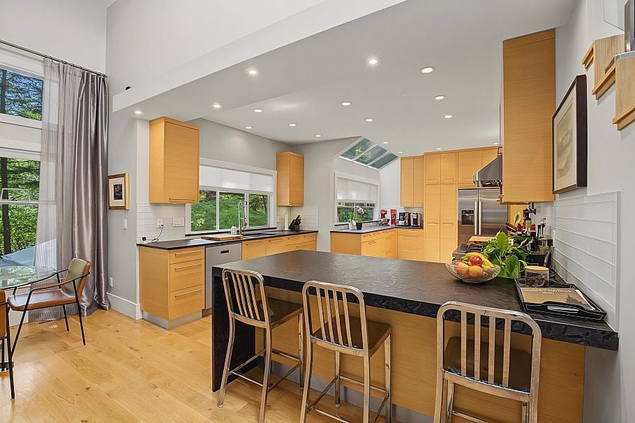 20 1900 Indian River Crescent North Vancouver, BC - 6
