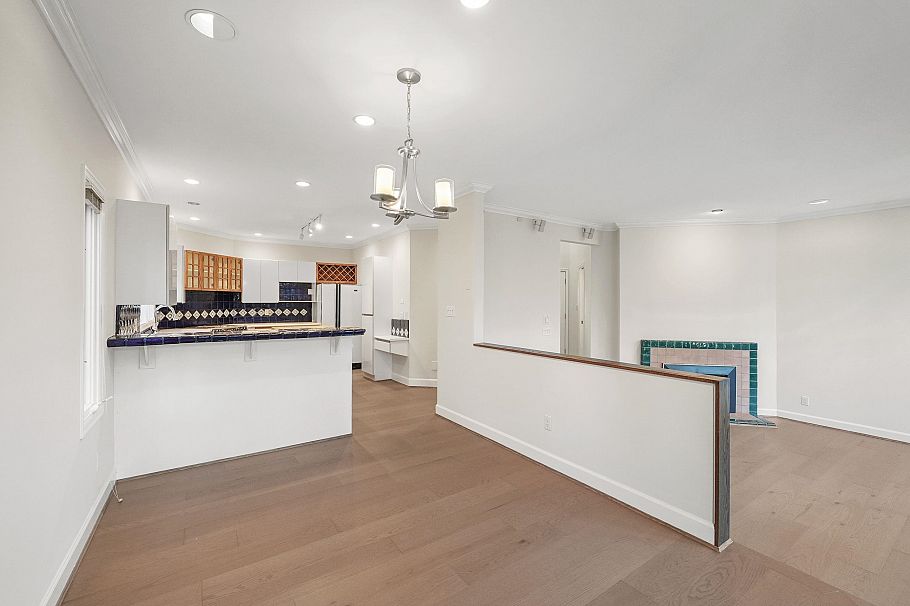 3174 W 3rd Avenue Vancouver, BC - 7