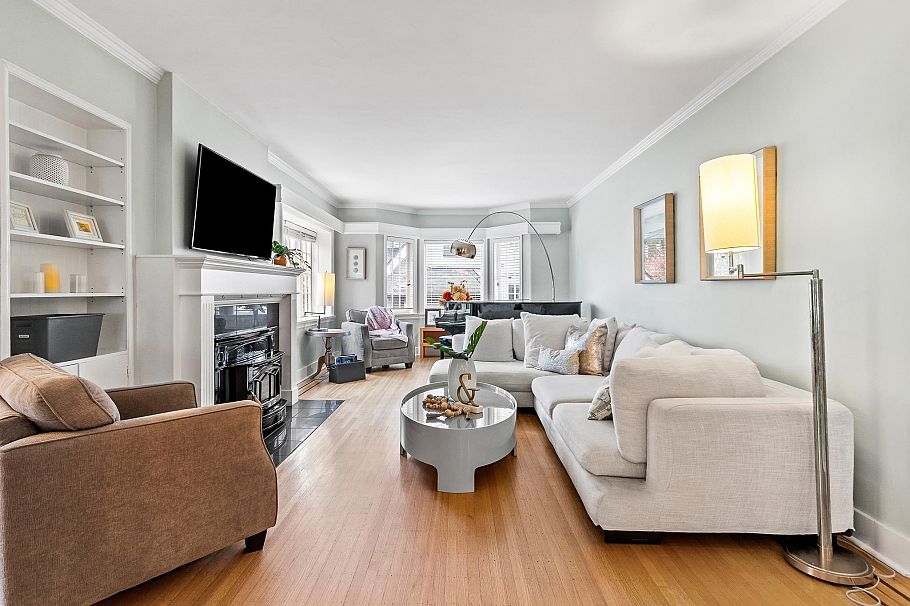 6713 Arbutus Street Vancouver, BC - 1